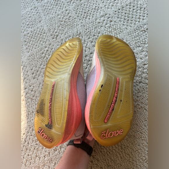 Clove Limited Edition Classic Sneakers In Peach
Quartz nursing shoe Size 8.5 - Picture 7 of 9